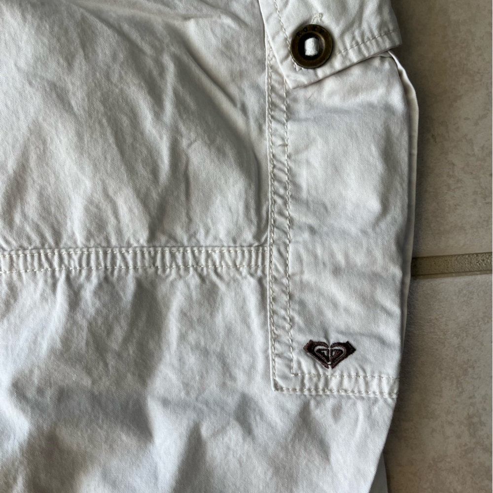 Roxy White Cargo Capris - Picture 3 of 4